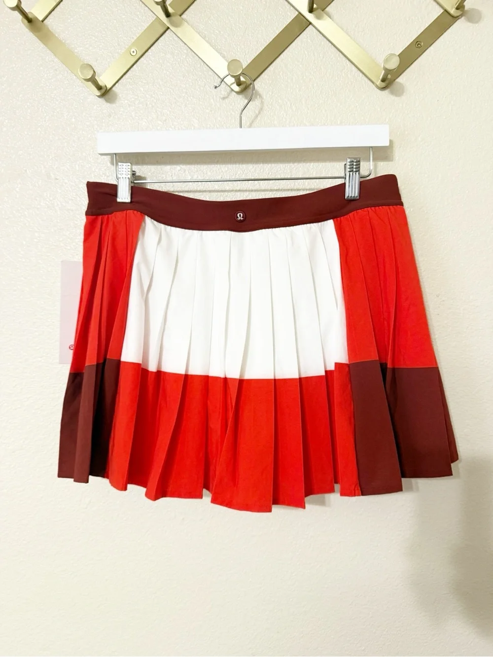 Lululemon Court Champ Pleated High-Rise Tennis Skirt in White/Cherry Ember NEW